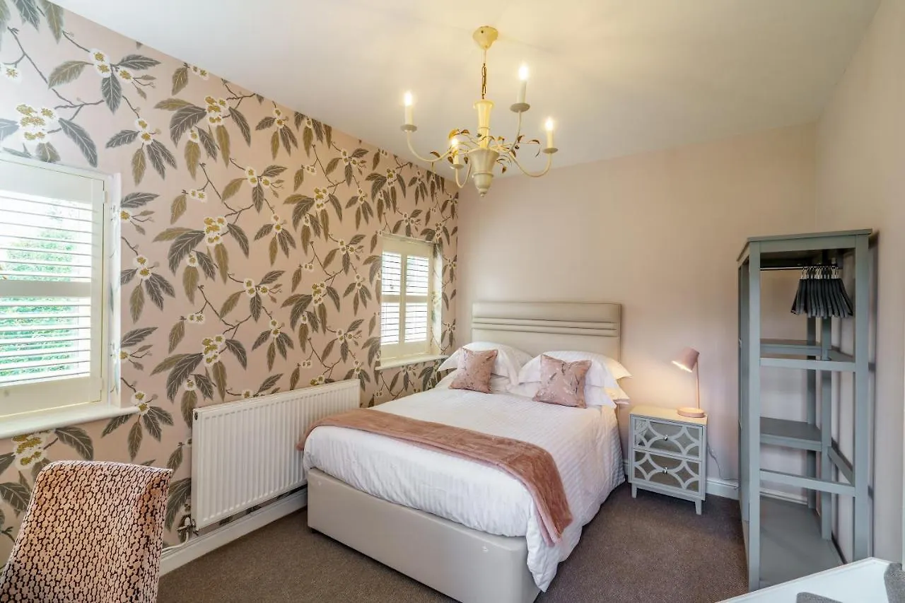 The Pheasant Inn Higher Burwardsley 5*,  イギリス
