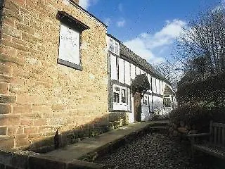 The Pheasant Inn Higher Burwardsley 5*,  イギリス