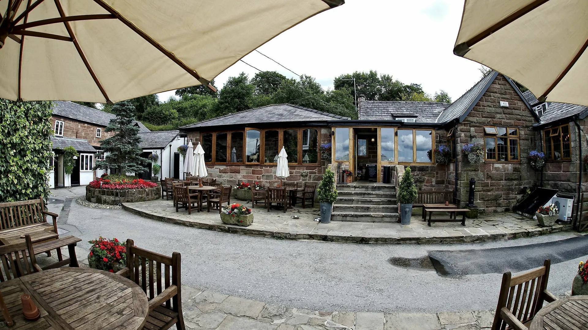 ***** ゲストハウス The Pheasant Inn Higher Burwardsley イギリス